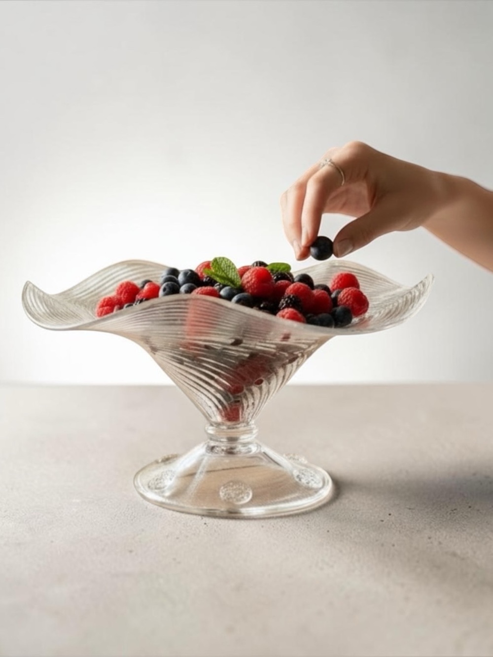JULISKA beautiful delicate candy fruit bowl NEW